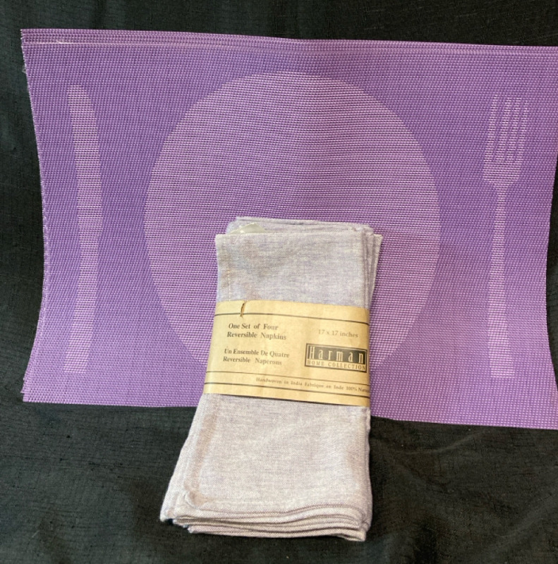 New 4 Hartman Home Collection Reversible Napkins with 8 Reversible Placemats