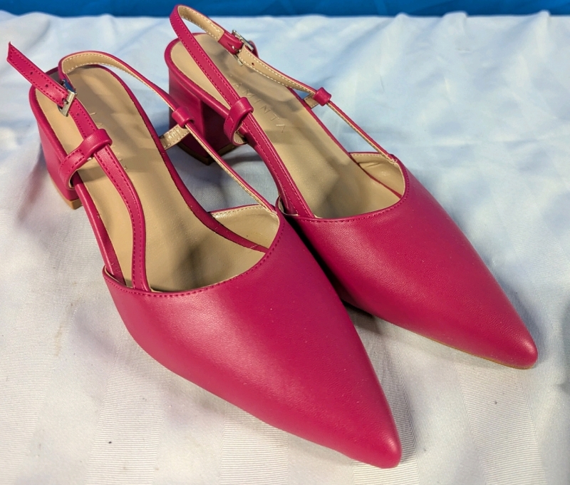 New Women's Laminta Open Back Heeled Shoes. Size 40.