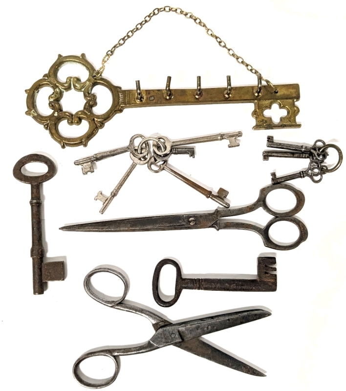 Vintage Brass Key Rack with 2 Pairs Vintage Scissors & 10 Vintage Keys | Key Rack measures 9.5" Across