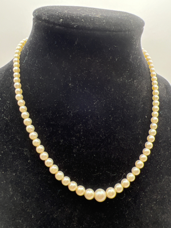 Vintage 14K White Gold Clasp Pearl Strand