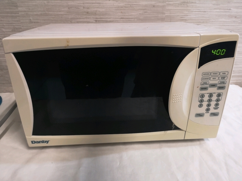 Danby Microwave - Working - 17" L x 12" W x 10" H