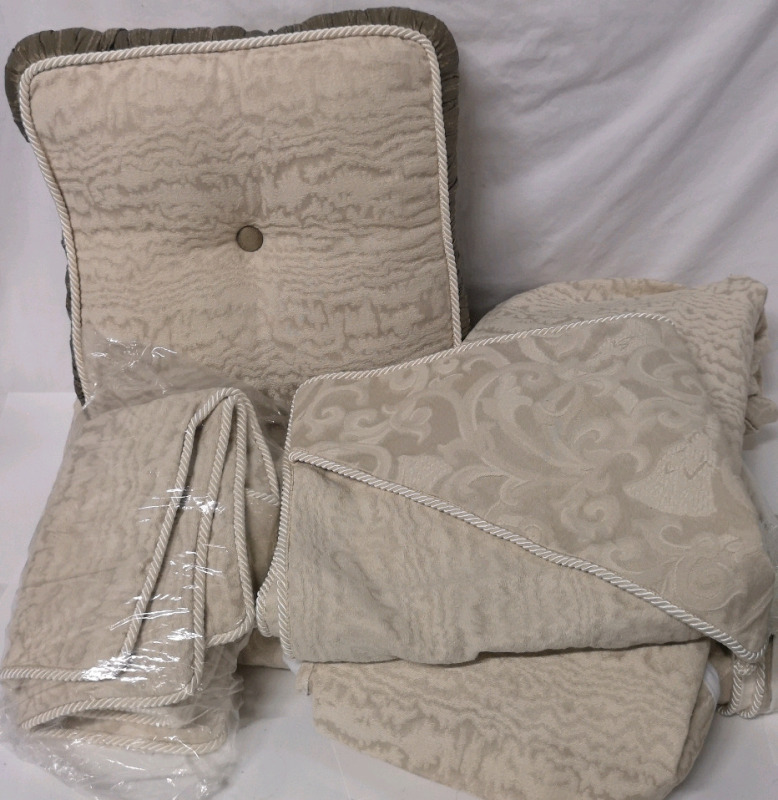 Bed Spread Cover + Bed Skirt + Pillowcase +