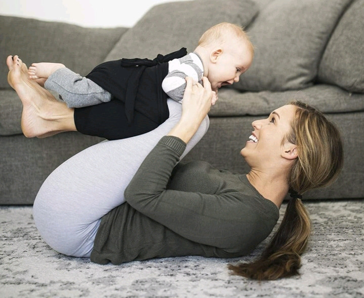 New | ROOS WRAPS Exercise with Your Baby/Enhance Baby&rsquo;s Development | Mom & Baby Yoga | * Retails For $136.55<br/>