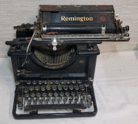 Vintage Remington #16 Typewriter . Not Working , will need service before use