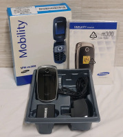 New - Samsung Mobitity SPH-m300 Flip Cellphone . New Old Stock