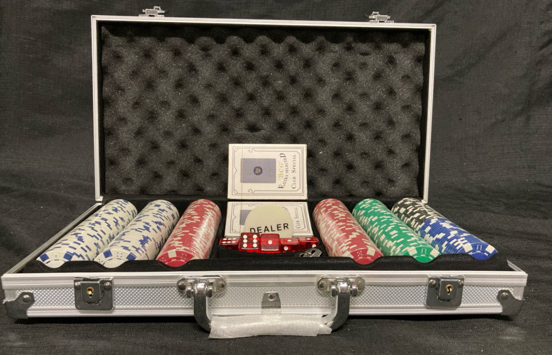 New Deluxe Poker Chip Set