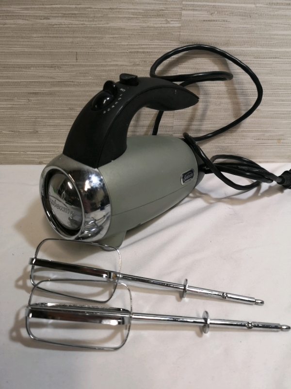 Sunbeam Electric Hand Mixer Heritage Series - Working