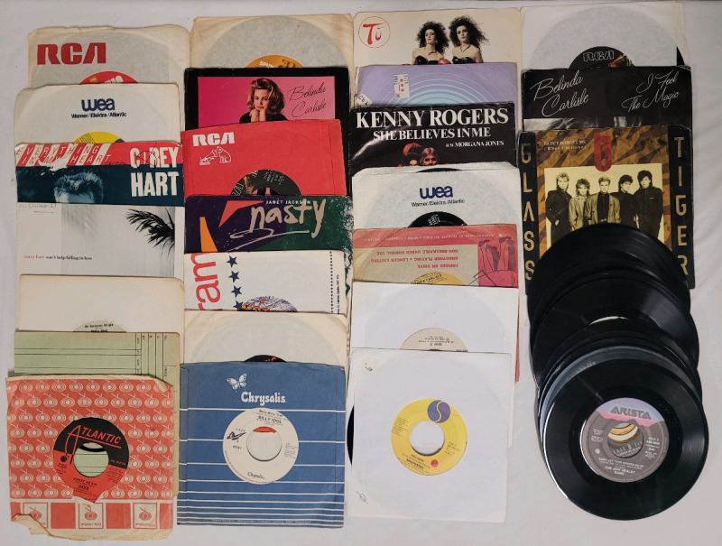 1980s 45rpm Ep Records . Thirty Four (34) 45rpm Albums . Too many to list , See photos