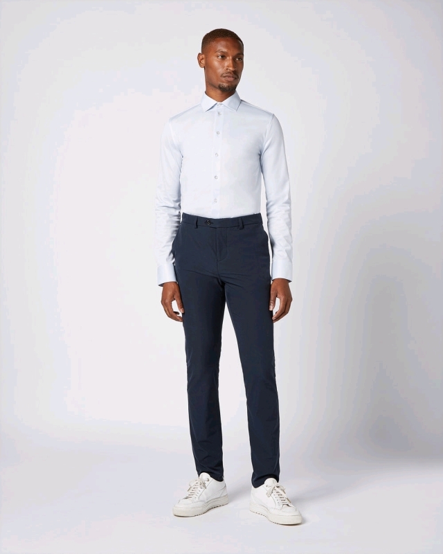 New Medium Men's Labfresh Non-Iron Stretch Shirt. Retails for $119