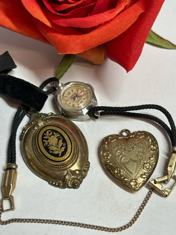 Biedermeier Style AD pendant Black. Enamel Bates & Bacon Heart Locket Vintage LEBERNCO watch