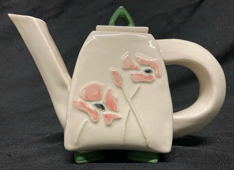 Rare Vintage Robertson Pottery Hand-Built Canadian Ceramic Teapot w Poppies 5.5” tall