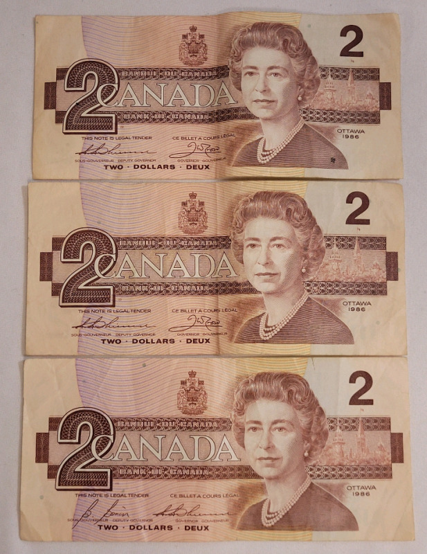 1986 Canadian Bank of Canada Two Dollar Bank Notes , Three (3) Bank Notes . All Notes have been in circulation