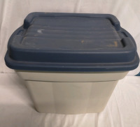 Rubbermaid Storage Tote - 22x18x20"