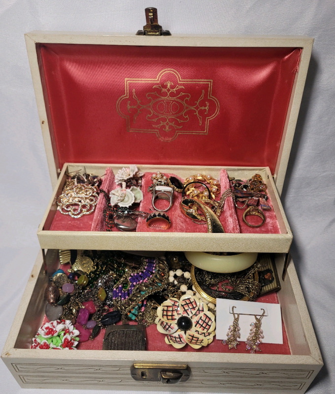 Assorted Jewelry & Jewelry Box w/Key - Brooches , Earings , Necklaces , Bangles