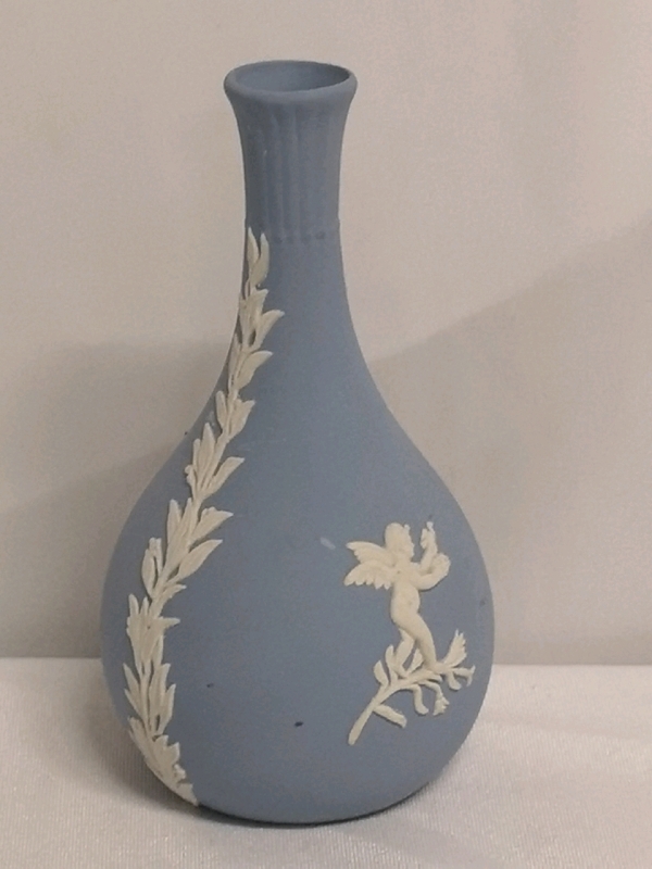 Vintage 5.5" Wedgewood Vase - Made in England