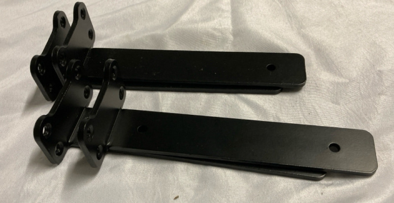New 4 Pc Bag of Heavy Duty Floating Shelf Brackets 8&rdquo; L x 3&rdquo; w