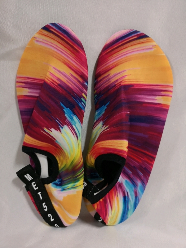 New Women's Water Shoes Sz 40/41