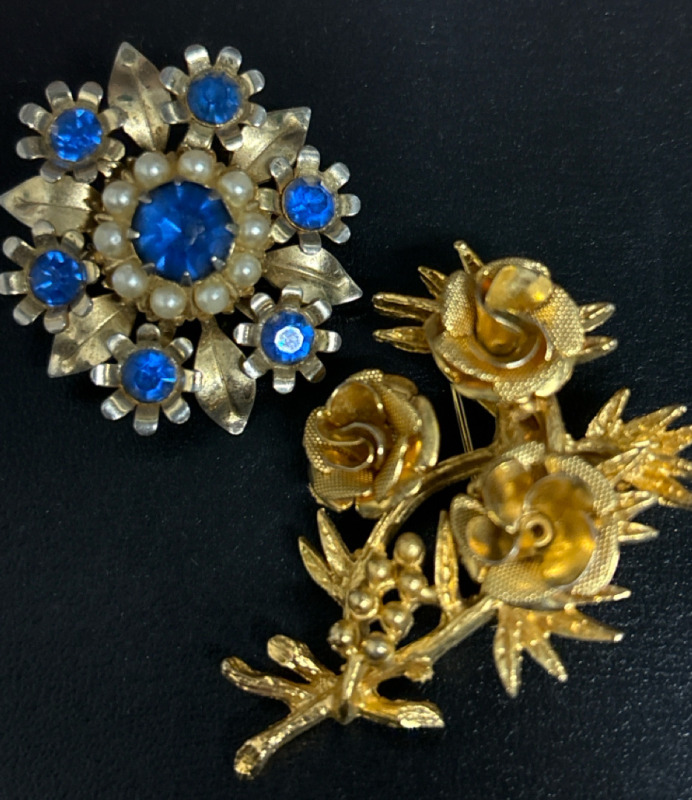 CORO script Vintage Blue Sapphire Rhinestone Seed Pearl Brooch CORO bouquet Brooch