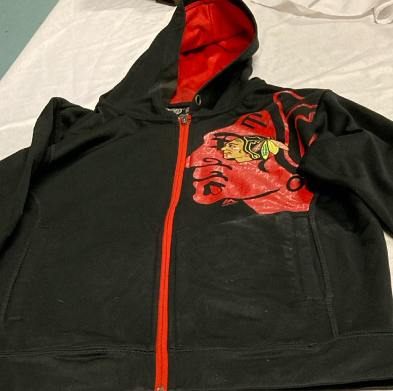 Like New NHL Chicago Blackhawks Jacket Size Small 20&rdquo; w x 26:5&rdquo; long