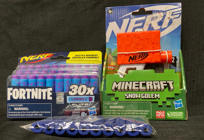 New Minecraft Snow Golem Nerf Gun + Fortnite 30x Nerf Bullets + extras For 8+ Gun 3.5&rdquo; w x 5&rdquo; ht