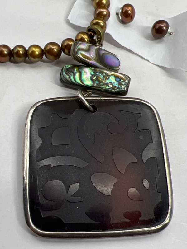 Silpada Sterling Bronze Pearl Etched Black Pen Shell Pendant Necklace