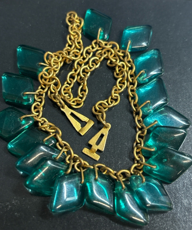 Vintage Czech Glass Teal Diamond Drop links 1930&rsquo;s necklace with unusual Art Deco clasp. Choker style at 14 inches.