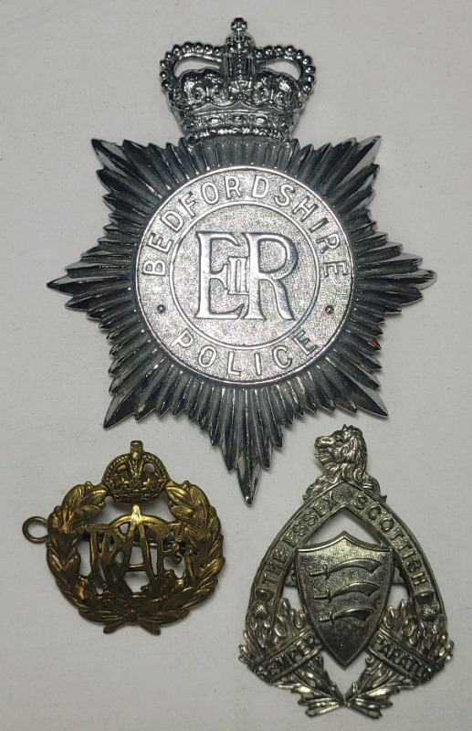 Military & Police Cap Badges . RAF Badge , Canadian The Essex & Kent Scottish Badge and Bedfordshire Police Cap Badge . See photos for measurements