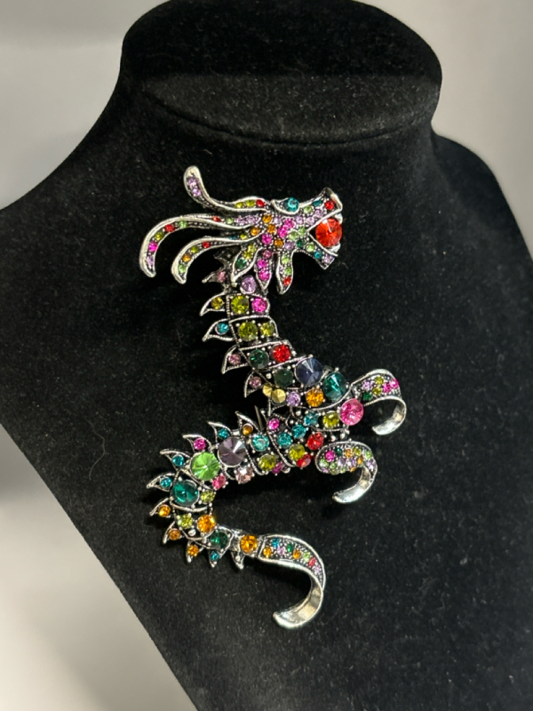 Retro Dragon Shaped Brooch Pendant Decorated With Colourful Rhinestones
