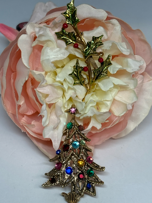 Vintage Amazing Rhinestone Tree CORO Enamel Holly Sprig Brooch