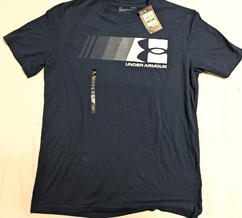 New Large Men's Under Armour Fast Left Chest T-Shirt.