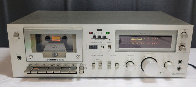 Vintage Technics RS-M63 Three-head Stereo Cassette Deck with Rear Band Control . Tested , All Cassette Controls Working , All Lights Working . Not tested with receiver or speakers