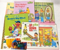 5 Vintage Sesame Street Ernie & Bert Golden Books, Colouring Book & Sealed Vintage Wall Plaque (10" x 8")