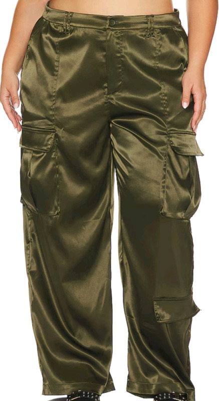 New | Remi x Revolve | Womens Size:XS | Colour: Dark Green | Sydney Cargo Pants | * Retails For Over $100 *