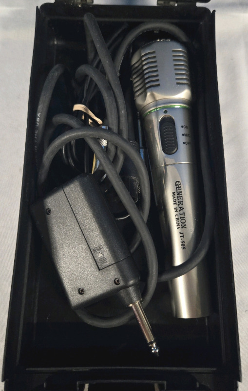 Generation JT &bull; 505 Microphone | Comes With Cord & Carry Case * Untested *