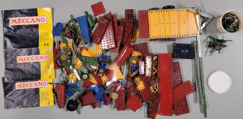 Vintage Meccano Construction Pieces & Model Manuals . Cannot Confirm Manuals Match Pieces