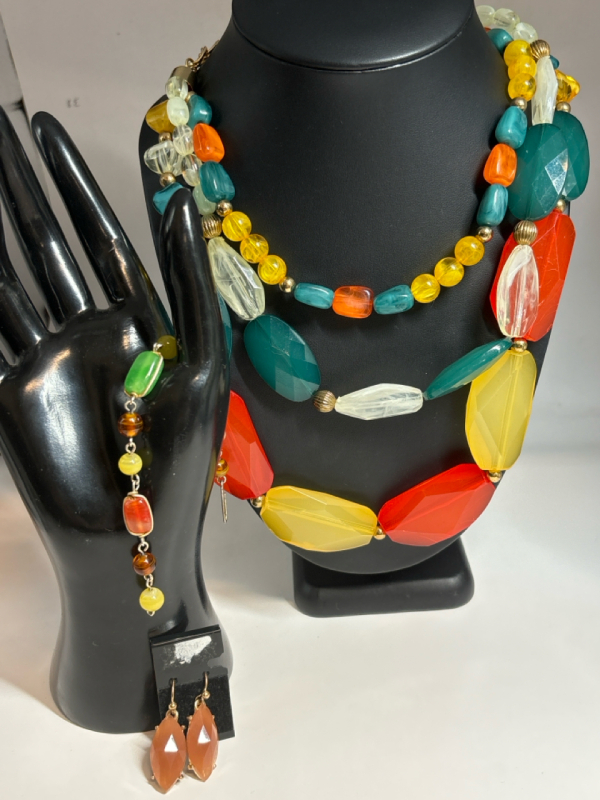 Modern Juicy Bead Necklace Bracelet Pierced Earrings