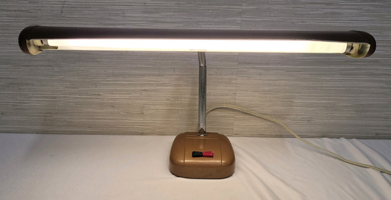 Vintage Mid-Century Modern Gooseneck Desk Drafting Lamp . Tested Working