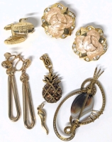 Vintage Gold Tone Gorgeousness | 2 Sets Clip-On Earrings, Wrapped Agate Pendant, 1973 Seagram Stone Curling Cufflinks & 2 Brooches (Pineapple & Cornucopia)