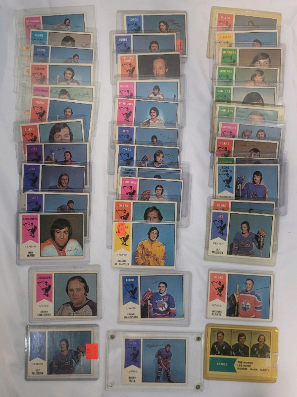 1974 - 75 O Pee Chee WHA hockey Trading Card Singles . Includes Card #1 Howe Family & #50 Bobby Hull . 49 Trading Cards