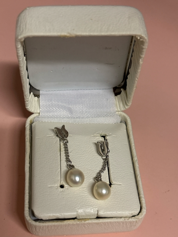 Fresh Water Pearl Drop Pierced Earrings