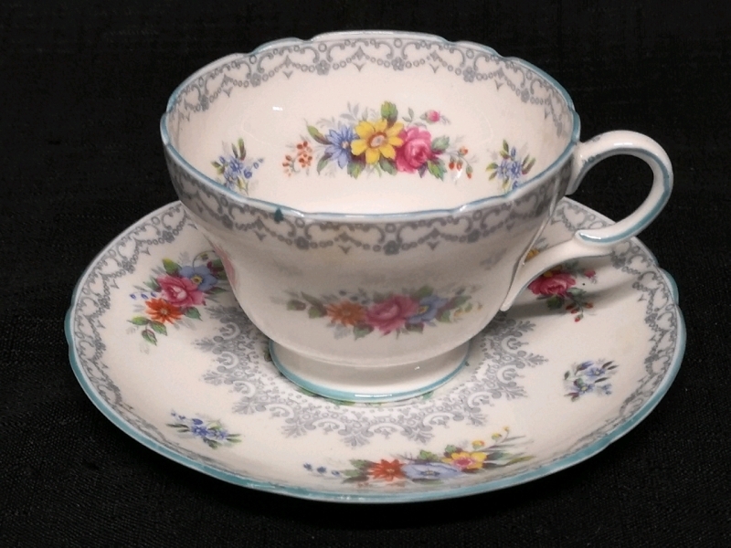 Vintage Shelley Teacup & Saucer - Both Ring True