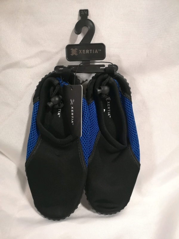 New Kids Water Shoes Sz 3/4