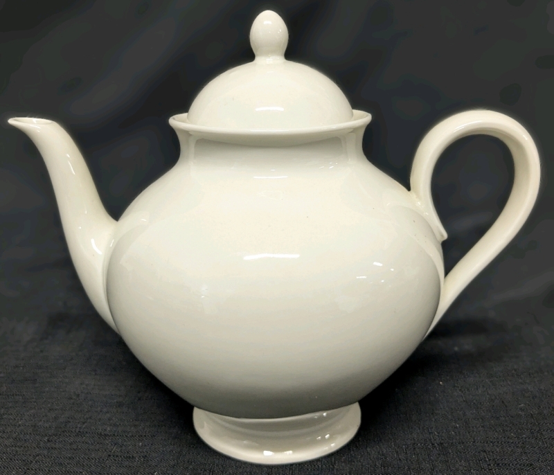 Vintage Fürstenberg Seit 1747 West-Germany 65 4/2 Ceramic Teapot | 7.25" Tall