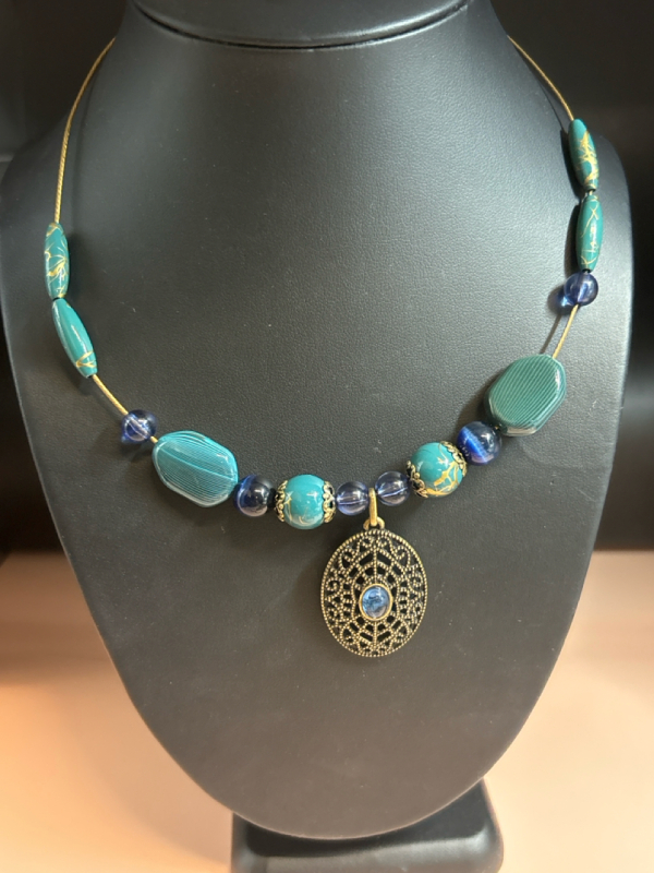 Lovely Blue Capped Bead Flexible Hard Wire Necklace with Blue Cab in Filigree