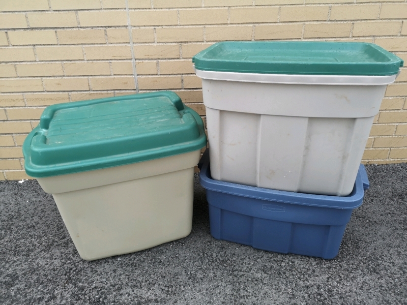 3 Roughneck Rubbermaid Storage Totes