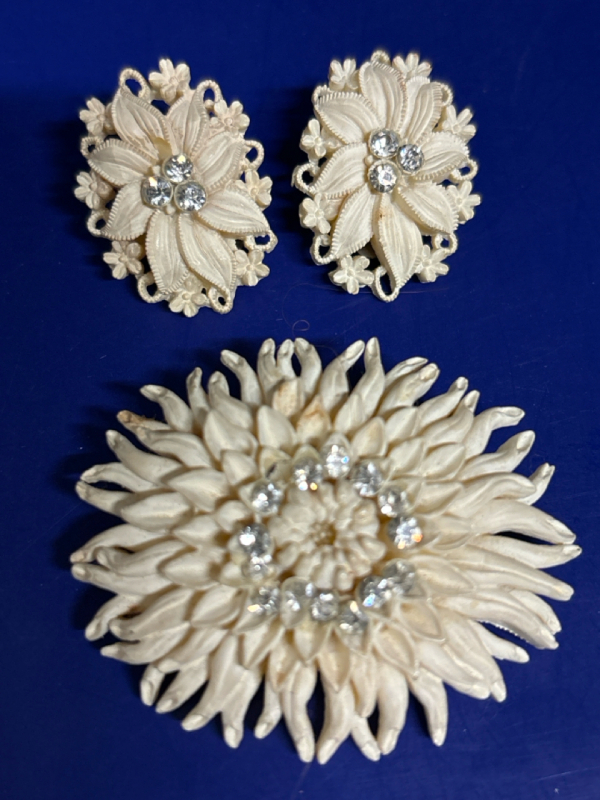 Vintage CHRYSANTHEMUM Crystal Brooch with Matching Earrings