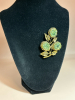 Vintage Jade Chip Antiqued Gold Finish LARGE 3 Flower Brooch 3" - 4