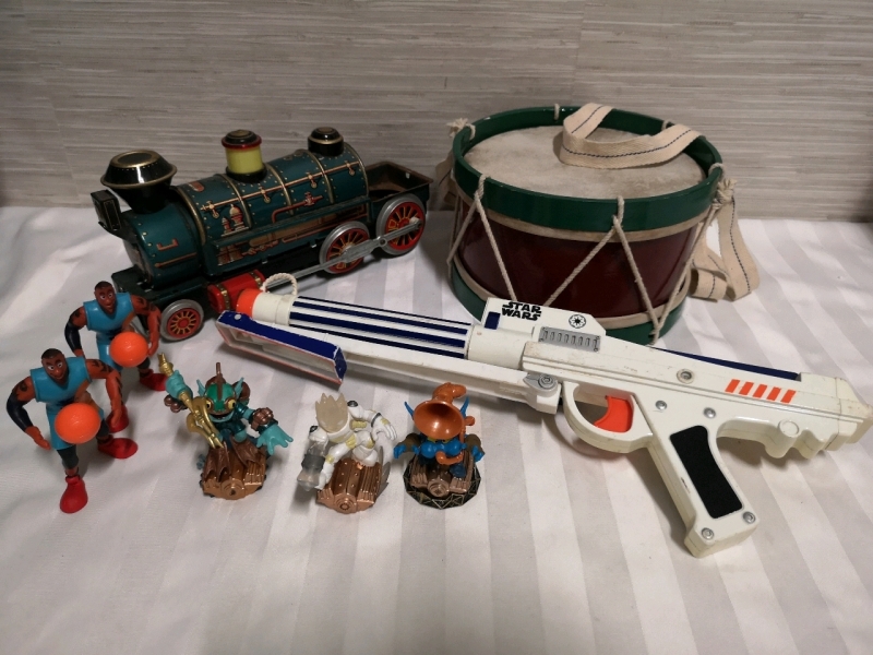 Vintage to Modern Toys - Star Wars Dart Blaster +