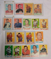 1970 - 71 O Pee Chee & Topps NHL Hockey Trading Card Singles . 18 Trading Cards , 9 Each . Includes OPC Gordie Howe & Bobby Hull