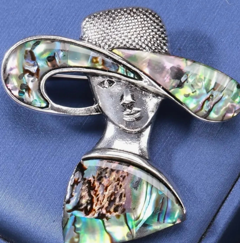 Chic High Fashion Dazzling Wide Hat Brooch